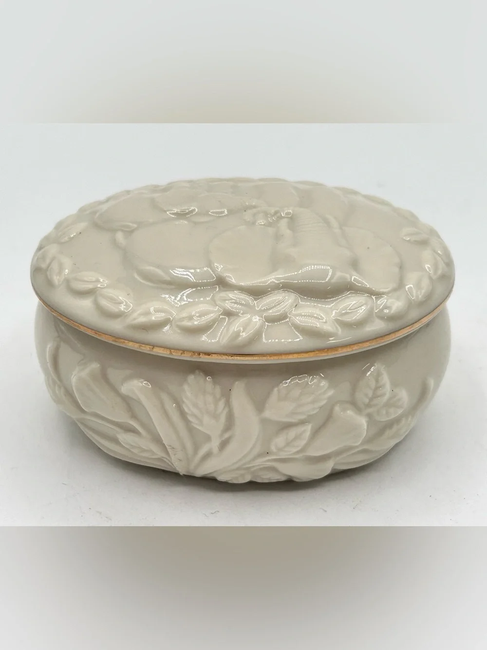 Lenox Tender Love Keepsake Box Elephants Raised Embossed Pattern Ceramic Ivory